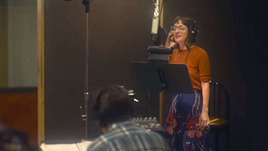 Hot Clip of the Day: Carmen Cusack's Gorgeous Voice Is Goin…