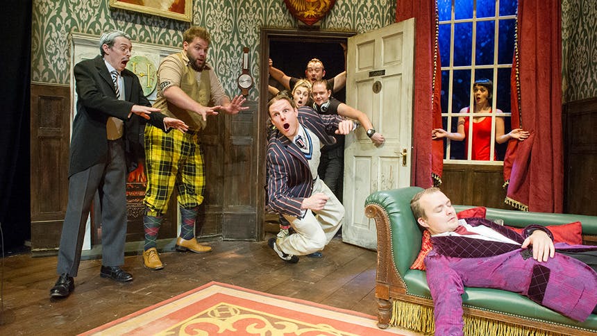 The Play That Goes Wrong Stars Recall The Funniest Things T…