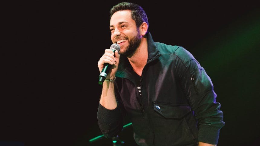 Hot Clip of the Day: Zachary Levi Makes Us Happy with a Rya…