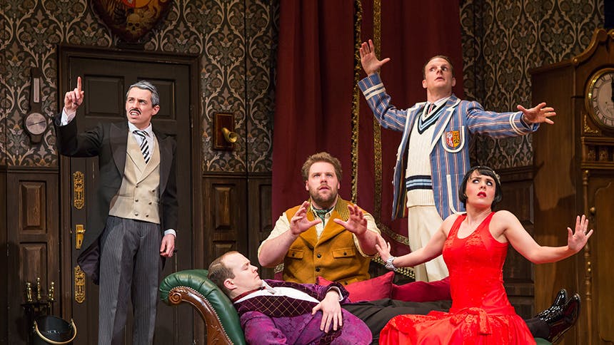 Play That Goes Wrong Set
