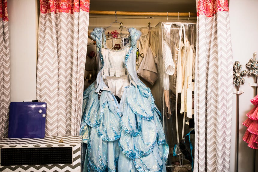 Amanda Jane Cooper- Glinda- Wicked- Broadway- Musical- Backstage