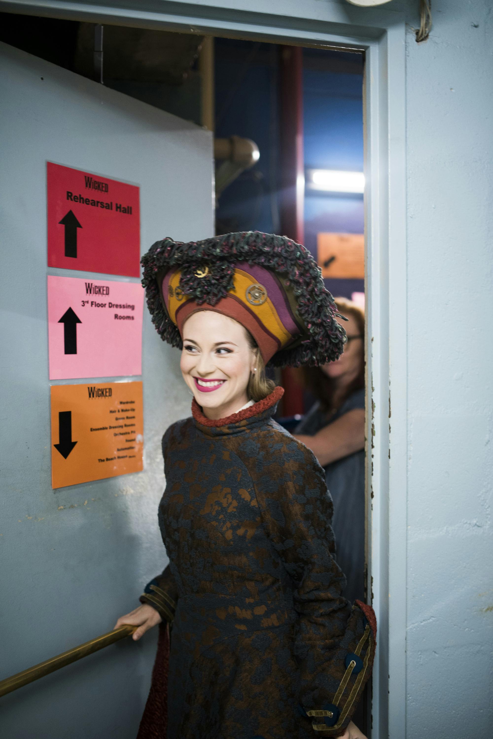 Wicked- Broadway- Musical- Backstage