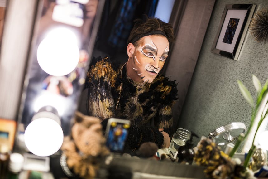 Cats- Broadway- Revival- Tyler Hanes- Backstage- Dressing Room