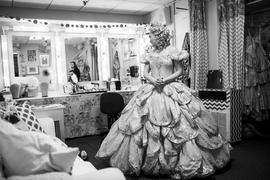 Amanda Jane Cooper- Glinda- Wicked- Broadway- Musical- Backstage- Glinda Gown